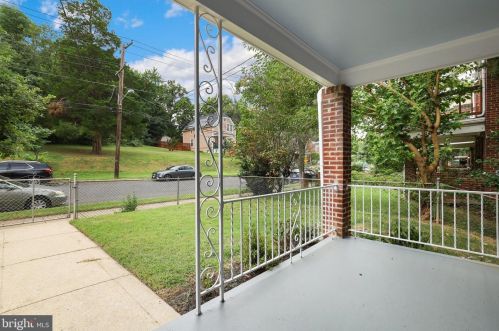 4034 Blaine St, Washington, DC 20019-3335
