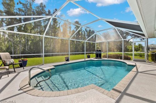 23463 Olde Meadowbrook Cir, Bonita Springs FL 34134-9132 exterior