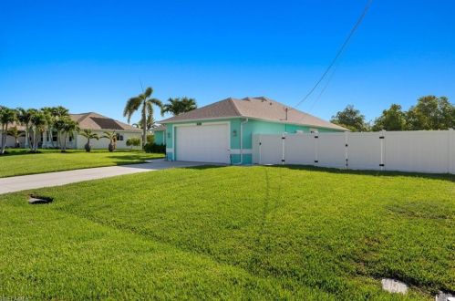 1223 2nd Ave, Cape Coral, FL 33909-1261