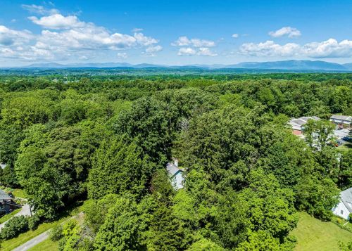 21 Chestnut St, Rhinebeck NY  12572-1516 exterior