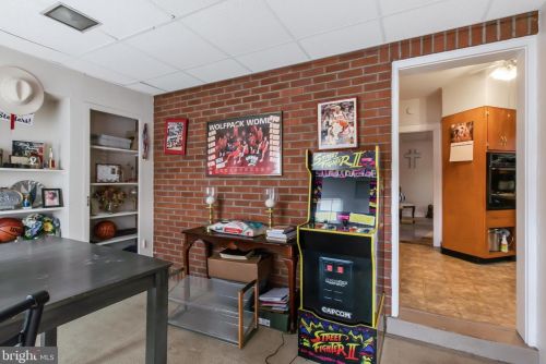 44 Valley Rd, Lancaster PA  17601-3408 exterior