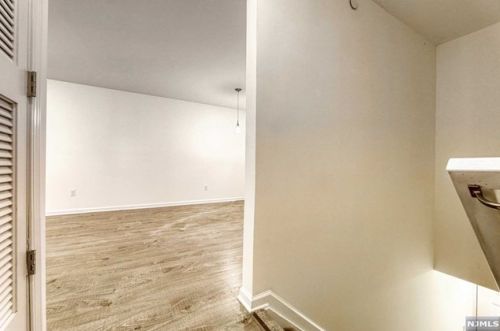 1807 Faulkner Ct, Mahwah NJ  07430-3491 exterior