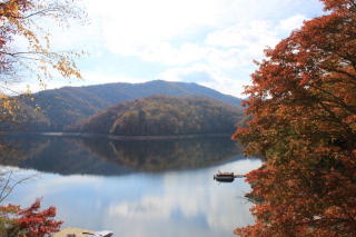 1034 Lake Shore Dr, Topton, NC 28781-6672