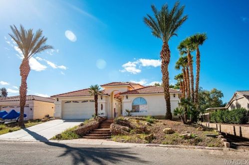 2056 Desert Lakes Dr, Bullhead City, AZ 86426-6811