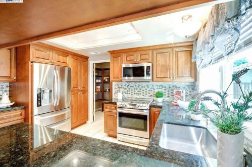 3530 Whitehall Ct, Pleasanton CA  94588-3507 exterior