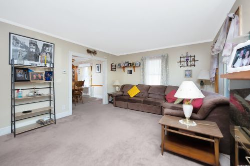 2893 Arnold Ave, Rockville Centre NY  11572-2032 exterior