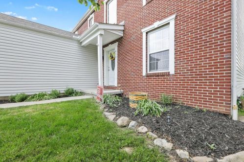 438 Wagon Ave, Pataskala OH  43062-8060 exterior