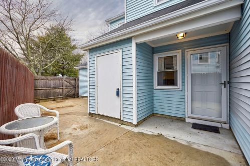 14 Whitman Ct, East Freehold, NJ 07728-4331