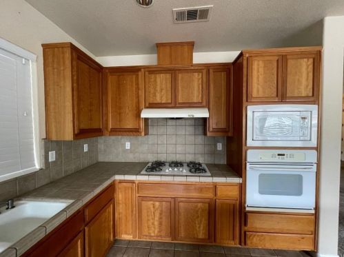 416 San Fernando Ct, Los Banos CA  93635-6451 exterior