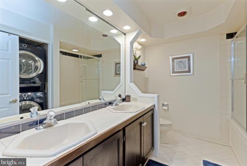 118 Ann Dr, Southampton PA 18954-1639 exterior