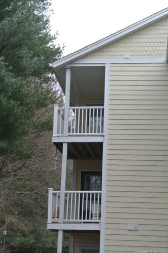 2955 Madison Ave, Bridgeport CT  06606-2061 exterior
