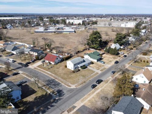 25 Somerset Dr, Willingboro, NJ 08046-1433