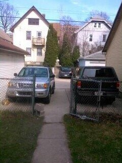 3338 Oakland Ave, Milwaukee WI 53211-3011 exterior