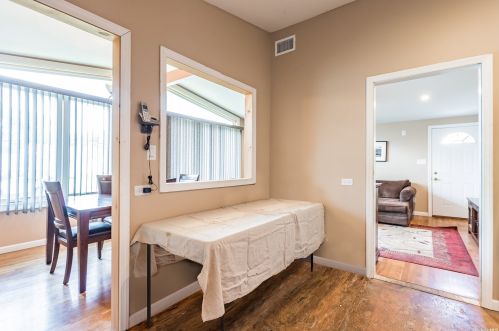 22 Strathmore Dr, Babylon NY  11703-3713 exterior