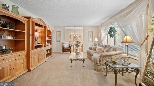 26 Pintinalli Dr, Trenton NJ  08619-1538 exterior