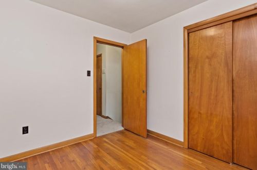 355 7 St, Harrisburg PA 17113-2012 exterior