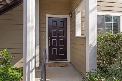 5926 Bridgeport Lake Way, San Jose, CA 95123-2437