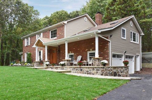 58 Woodmont Rd, Huntington Station, NY 11747-3319