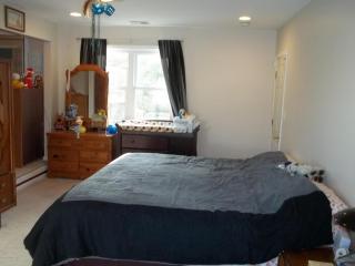 55 Nautilus St, Beachwood, NJ 08722-3647