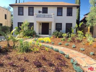 2115 Buckingham Rd, Los Angeles, CA 90016-1705
