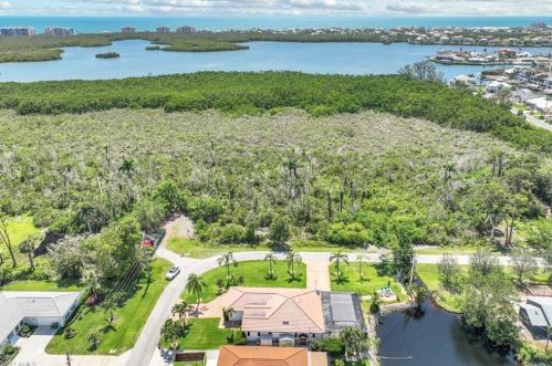 999 Valley Dr, Bonita Springs FL  34134-7438 exterior