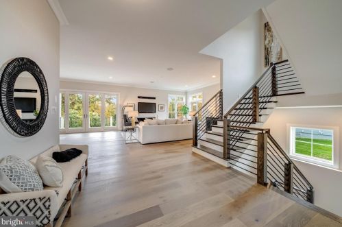 6580 Brooks Pl, Falls Church VA  22044-1105 exterior