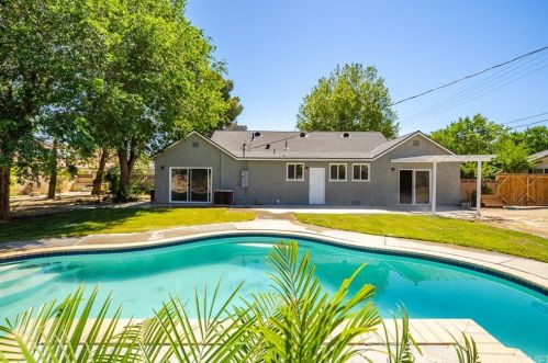 43819 Fenner Ave, Lancaster, CA 93536-5806