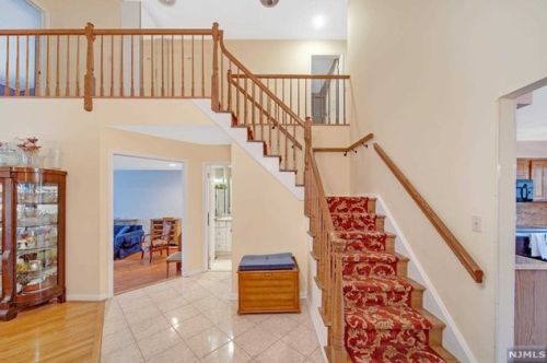 97 Suleski Ct, Mahwah NJ  07430-2961 exterior