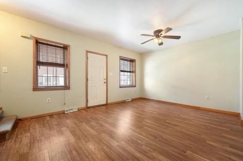 1104 Sarah St, Pittsburgh, PA 15203-1218