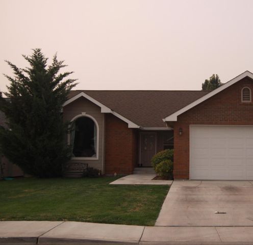 8504 Midvale Rd, Yakima, WA 98908-9311