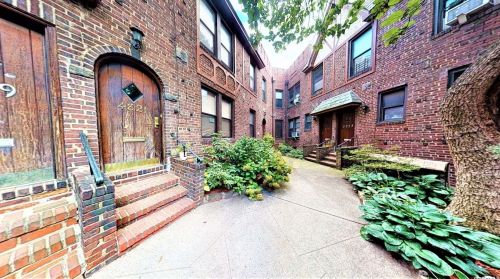 48-15 39th Pl, Long Island City, NY 11104-4204