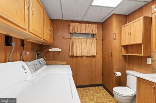 355 7 St, Harrisburg PA 17113-2012 exterior