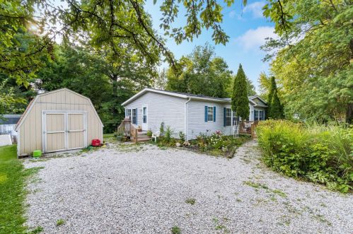 44 1st Ave, Pataskala, OH 43062-9441
