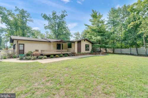 2136 Old Skippack Rd, Harleysville PA  19438-1367 exterior