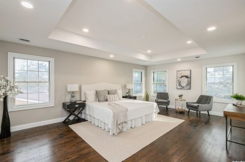 57 Bobwhite Ln, Hicksville NY  11801-4520 exterior