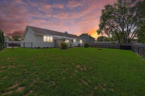 308 Foxmead Dr, Waterford, WI 53185-4427