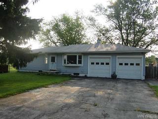 5660 Old Saunders Settlemen Rd, Pendleton, NY 14094-4133