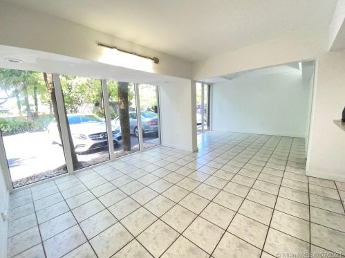 6414 Miami Lakes Dr, Hialeah FL  33014-2737 exterior