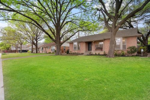 738 James Dr, Richardson TX  75080-6027 exterior