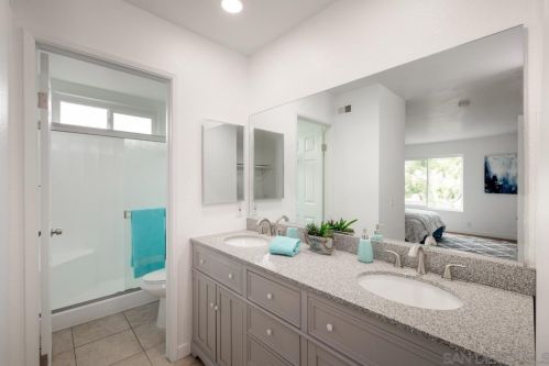 2385 Montcliff Rd, San Diego CA 92139-3915 exterior