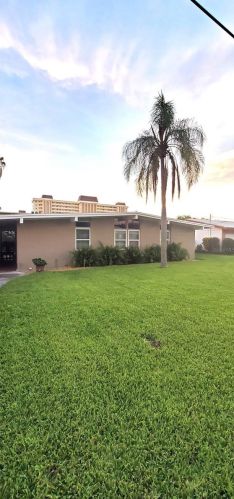 4516 Huron Rd, Saint Petersburg, FL 33708-3128