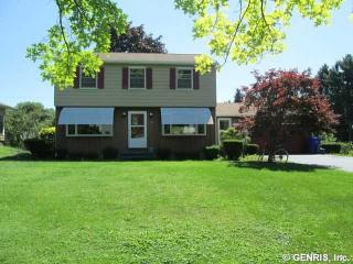 28 Wheatfield Dr, Rochester, NY 14616-1010