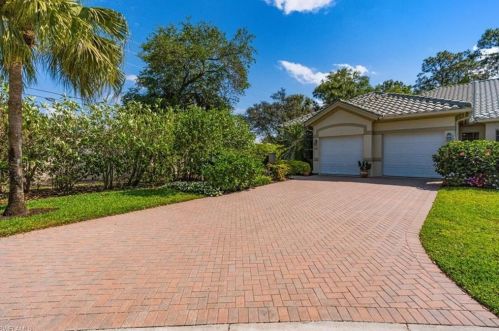 774 Vistana Cir, Naples, FL 34119-1000