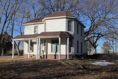 959 Maple St, Friend, NE 68359-1532