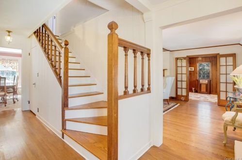 56 Meadowbrook Rd, White Plains, NY 10605-2210