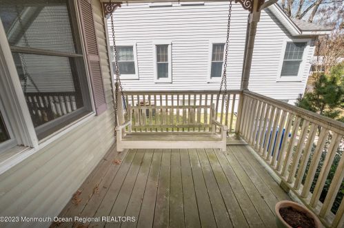 4 Fletcher Pl, Island Heights NJ  08732-7748 exterior