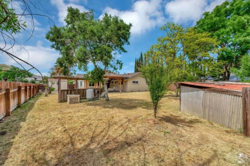 15090 Watsonville Rd, Morgan Hill CA  95037-6004 exterior
