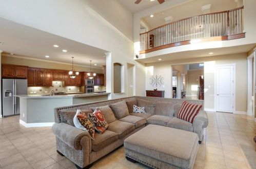 2209 Roadrunner Dr, Lewisville TX  75022-7885 exterior