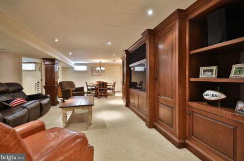 258 Aldrin Dr, Prospectville PA 19002-4101 exterior