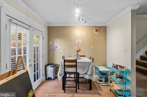 1944 Wicklow Ct, Woodbridge VA  22191-3459 exterior